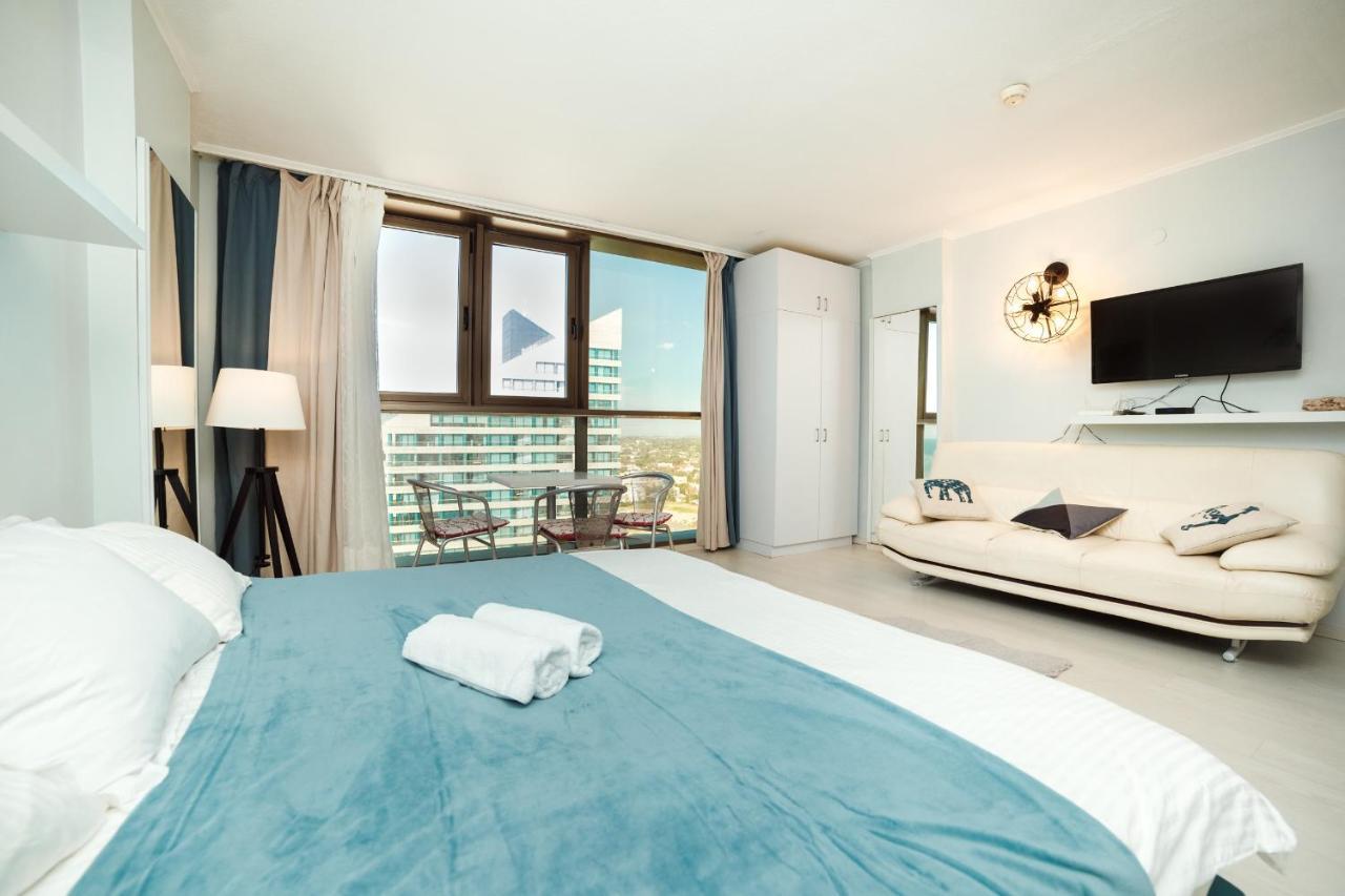 Apartamento Sunny Sea View Studio Herzelia Exterior foto